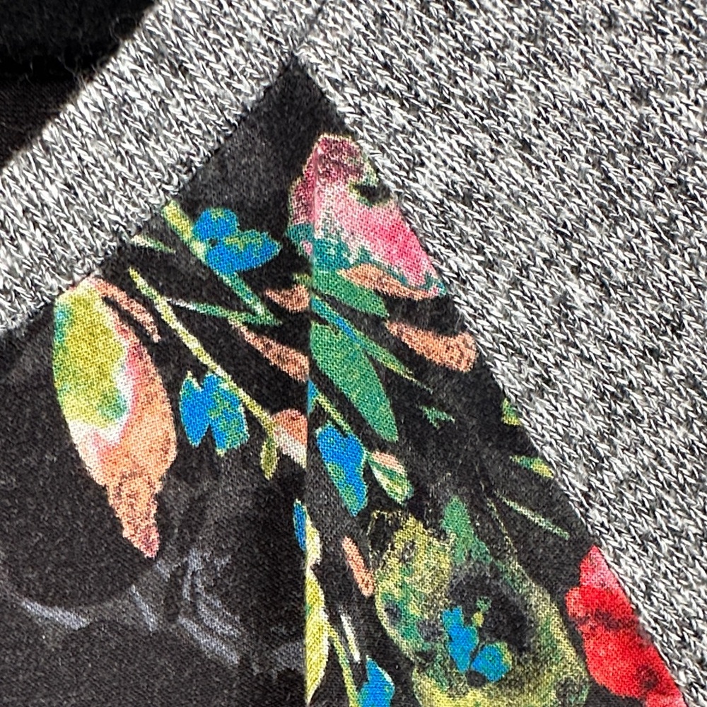 Women’s Floral Raglan Long-Sleeve Top - Black & Gray Kut From the Cloth - Picture 3 of 7